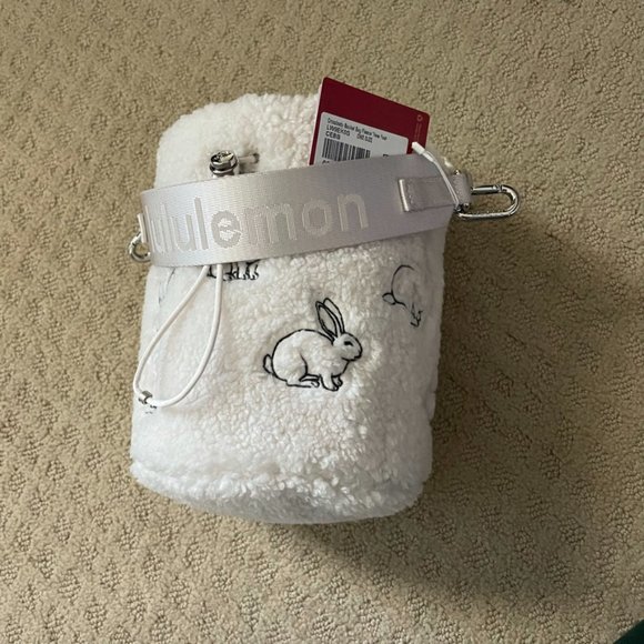Lululemon Lunar New Year Fleece Bucket Bag - Picture 3 of 6